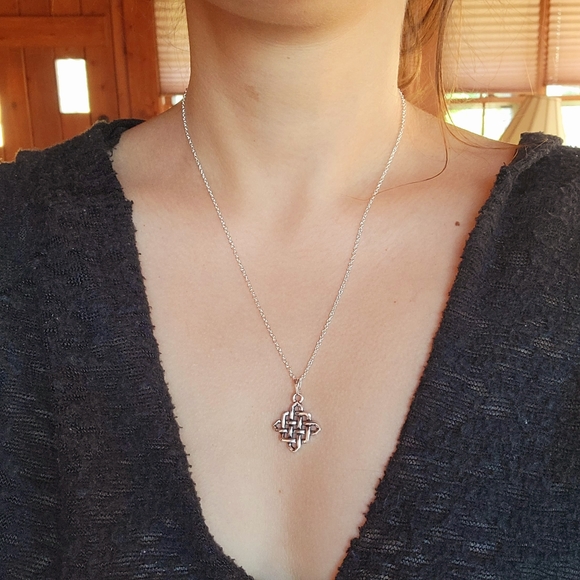 New Silver Celtic Knot Necklace - Picture 14 of 16